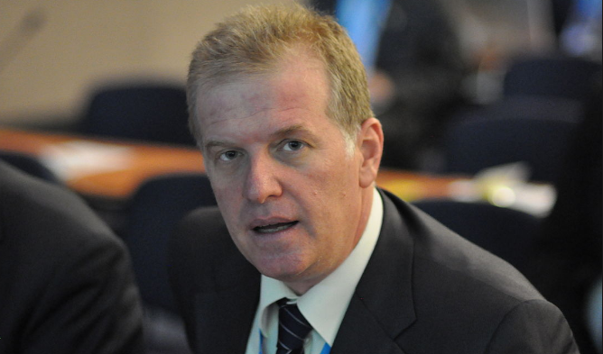 Genc Pollo “shakaxhi” kundër partisë së re : Ata janë mistreca me llastiqe në xhep, që duan të thyejnë xhamat e opozitës!