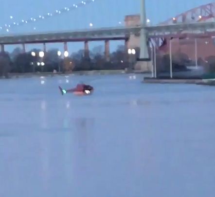 Rrëzohet helikopteri në New York: 5 persona humbin jetën Rrëzohet helikopteri në New York: 5 persona humbin jetën