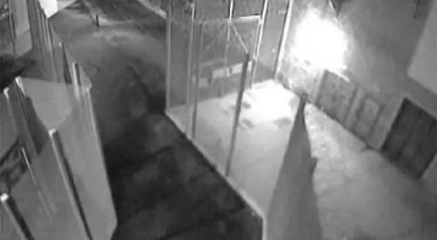 Arratisje spektakolare nga burgu e “njeriut-merimangë”! (Video) Arratisje spektakolare nga burgu e “njeriut-merimangë”! (Video)