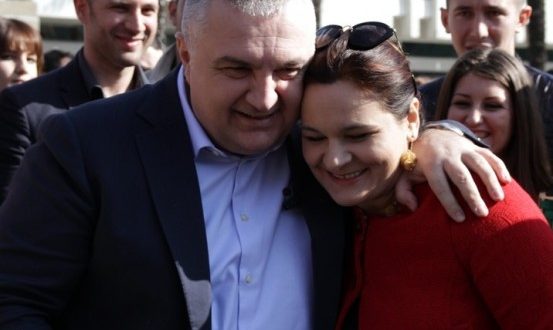 Ilir Meta dhe Monika blenë qendër tregtare me paratë e drogës, ja pse u tërbuan nga kapja e 613 kg kokainë