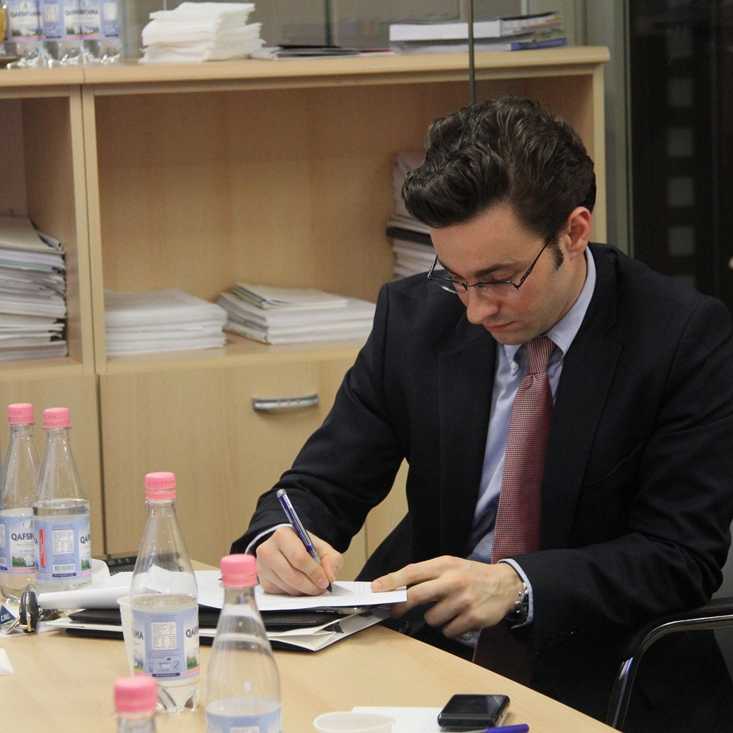 Drejtori i Aviacionit Civil prezanton strategjitë për uljen e çmimit të biletave për fluturimet Drejtori i Aviacionit Civil prezanton strategjitë për uljen e çmimit të biletave për fluturimet