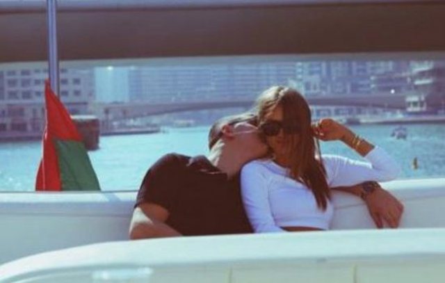 Lori do martohet me djalin që e mbrojti kur të tjerët e tallnin dhe e sulmonin (Foto) Lori do martohet me djalin që e mbrojti kur të tjerët e tallnin dhe e sulmonin (Foto)