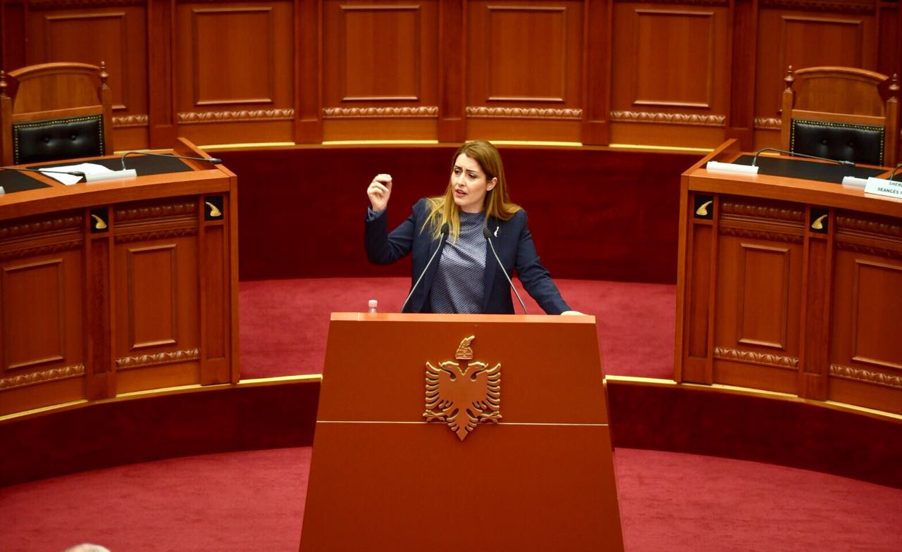 Ndihma ekonomike/ Manastirliu i vë përballë opozitës faktet: Skema e re efikase kundër abuzuesve. Alternativa jonë është punësimi, alternativa juaj denigrimi Ndihma ekonomike/ Manastirliu i vë përballë opozitës faktet: Skema e re efikase kundër abuzuesve. Alternativa jonë është punësimi, alternativa juaj denigrimi