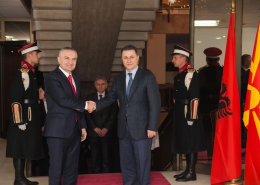 Hipokritë e pafytyrë Meta e Basha përshëndesin miratimin e ligjit për gjuhën shqipe në Maqedoni dhe… ngushëllojnë mikun Gruevski për humbjen Hipokritë e pafytyrë Meta e Basha përshëndesin miratimin e ligjit për gjuhën shqipe në Maqedoni dhe… ngushëllojnë mikun Gruevski për humbjen