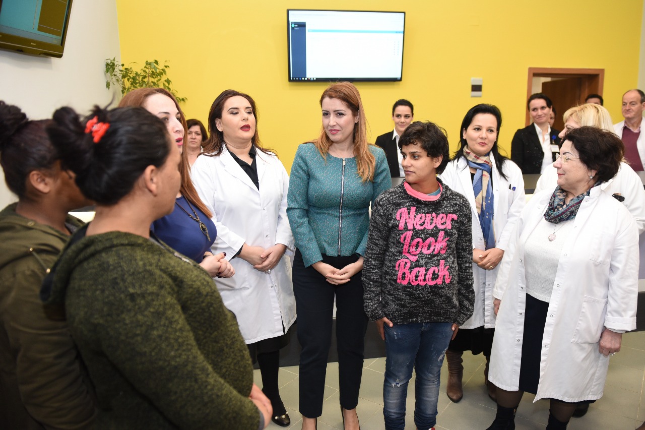 Nisma e ministres Manastirliu: Shërbime falas për gratë e komunitetit rom dhe egjiptian Nisma e ministres Manastirliu: Shërbime falas për gratë e komunitetit rom dhe egjiptian