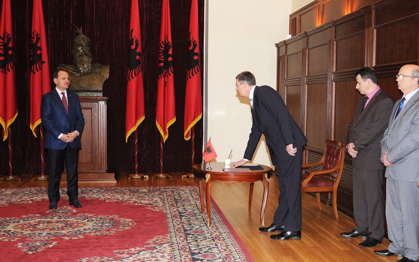 Fillon “gijotina” e Vettingut/ Kapet me shkelje, gjyqtari i Kushtetueses jep llogari më 21 Mars Fillon “gijotina” e Vettingut/ Kapet me shkelje, gjyqtari i Kushtetueses jep llogari më 21 Mars