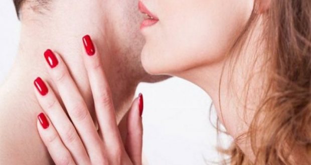 Ditëlindja shndërrohet në makth: Shqiptarja i nxjerr fotot e tradhtisë burrit në mes të festës (Video) Ditëlindja shndërrohet në makth: Shqiptarja i nxjerr fotot e tradhtisë burrit në mes të festës (Video)