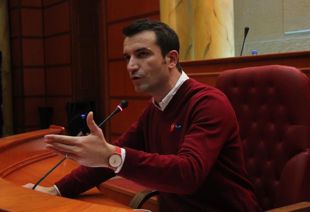 Teatri i ri Kombëtar, Veliaj u përgjigjet kritikave: E di si përfundon ky film Teatri i ri Kombëtar, Veliaj u përgjigjet kritikave: E di si përfundon ky film