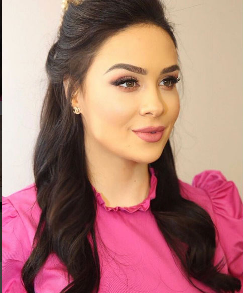 Dukej e thjeshtë, por ja sa kushtuar kjo veshje e këngëtares shqiptare (Foto) Dukej e thjeshtë, por ja sa kushtuar kjo veshje e këngëtares shqiptare (Foto)