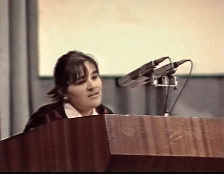 Vettingu në politikë, do t’i llogariten paratë e shpenzuara për operacione plastike e silikon Monës? Eshtë bërë nga e para, ka kushtuar sa një vilë 4 katëshe Vettingu në politikë, do t’i llogariten paratë e shpenzuara për operacione plastike e silikon Monës? Eshtë bërë nga e para, ka kushtuar sa një vilë 4 katëshe