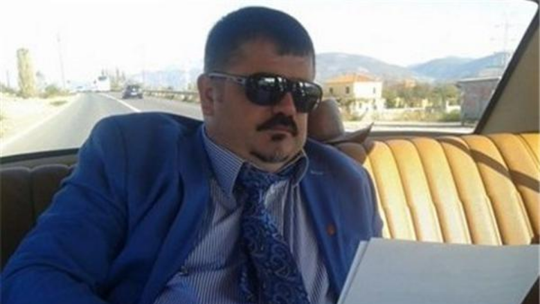 Ish-deputeti njofton në FB: Arrestohet Sali Berisha! (Foto) Ish-deputeti njofton në FB: Arrestohet Sali Berisha! (Foto)