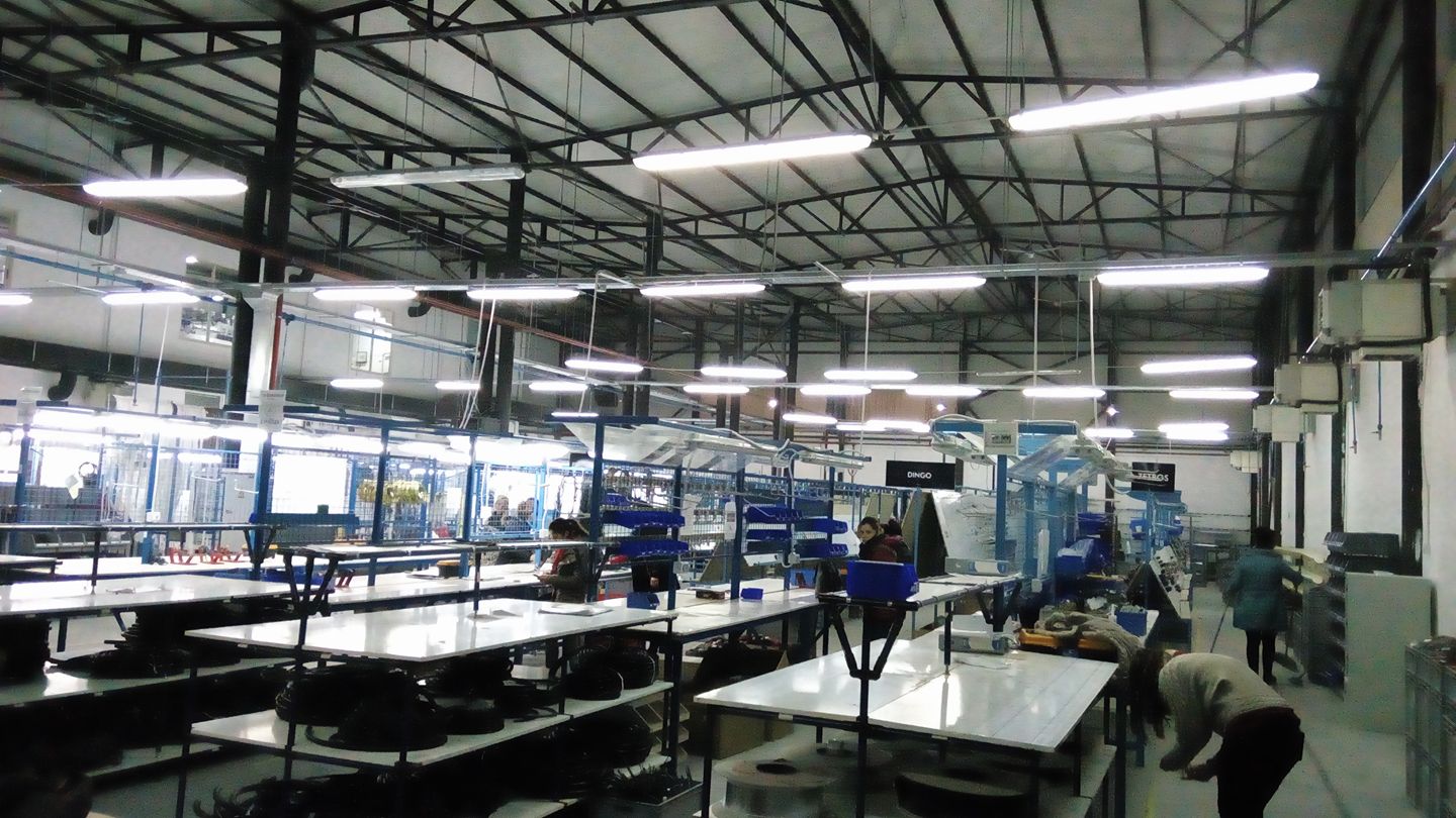 Edi Rama në fabrikën e parë të kompanisë gjermane Foschner e pjesëve të Mercedes-it (Video) Edi Rama në fabrikën e parë të kompanisë gjermane Foschner e pjesëve të Mercedes-it (Video)