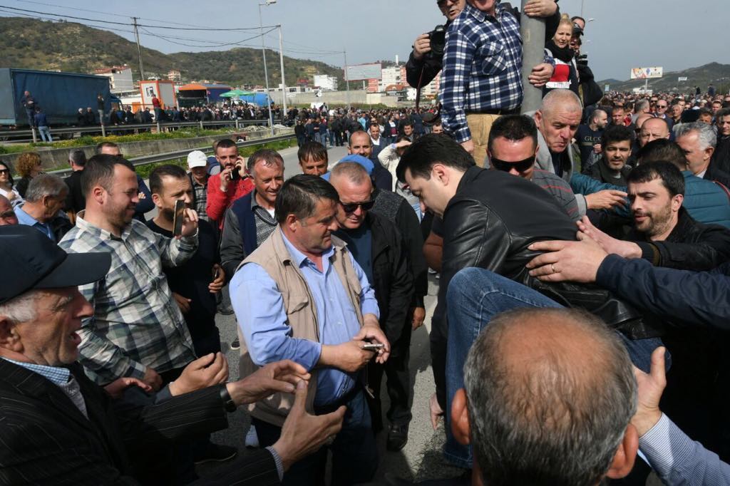 FOTOT: Për b*thën e Lulit FOTOT: Për b*thën e Lulit