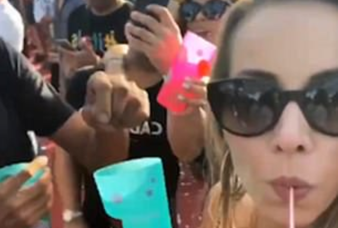 Kujdes! Ja se si i’u hidhet drogë në pije, për të përfituar nga ju! (Video) Kujdes! Ja se si i’u hidhet drogë në pije, për të përfituar nga ju! (Video)