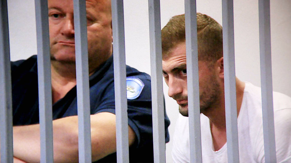 Vrasja e Artan Cukut, ekzekutori tregon porositësit, ikën jashtë (Video) Vrasja e Artan Cukut, ekzekutori tregon porositësit, ikën jashtë (Video)