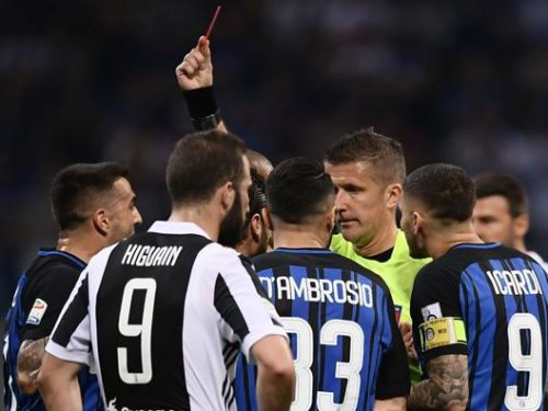 VIDEO E FRIKSHME/ Shikoni çfarë ka katranosur arbitri në Inter-Juve VIDEO E FRIKSHME/ Shikoni çfarë ka katranosur arbitri në Inter-Juve