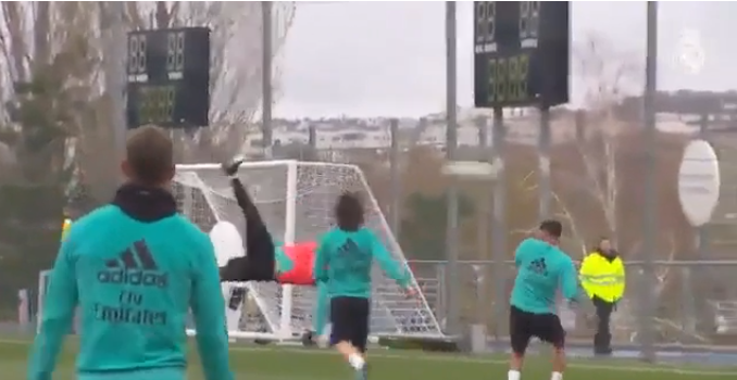 “Nuk ishte thjesht fat!” Ronaldo përsërit golin spektakolar me Juventusin! (Video) “Nuk ishte thjesht fat!” Ronaldo përsërit golin spektakolar me Juventusin! (Video)