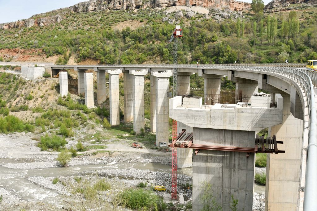 Brenda vitit përfundojmë urat e dubluara, vijojmë negociatat me banorët për tarifën Brenda vitit përfundojmë urat e dubluara, vijojmë negociatat me banorët për tarifën