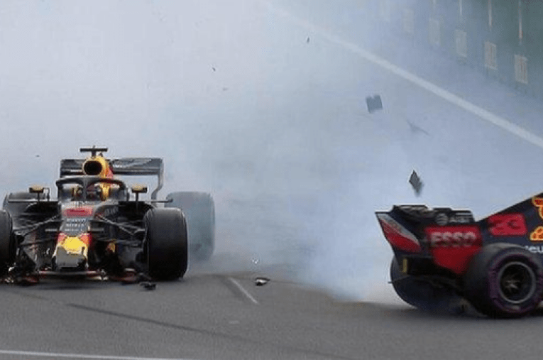 Fati i dhuron fitoren Hamilton-it në Baku, Red Bull-in e merr në qafë energjia e tepërt Fati i dhuron fitoren Hamilton-it në Baku, Red Bull-in e merr në qafë energjia e tepërt