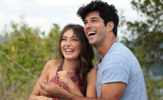 Vajza mësoni njëherë e mirë: Këto 10 gjëra mendojnë meshkujt kur ju shohin për herë të parë (Foto) Vajza mësoni njëherë e mirë: Këto 10 gjëra mendojnë meshkujt kur ju shohin për herë të parë (Foto)