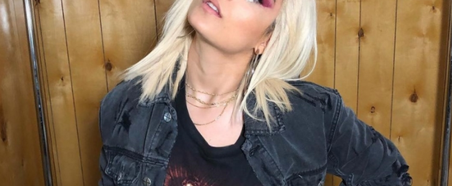 Këngëtarja shqiptare me famë ndërkombëtare nuk është ashtu siç duket (Foto) Këngëtarja shqiptare me famë ndërkombëtare nuk është ashtu siç duket (Foto)