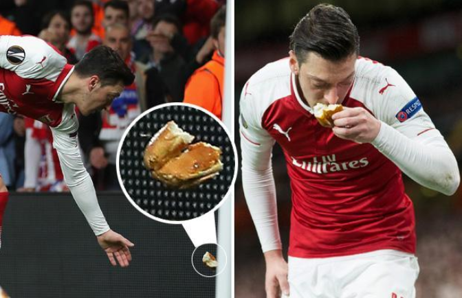 Tifozët e Atleticos e gjuajtën me bukë, Ozil bënë një gjest të famshëm besimtari Tifozët e Atleticos e gjuajtën me bukë, Ozil bënë një gjest të famshëm besimtari