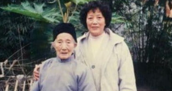 Histori e mistershme/ Nëna që u telefonua për 13 vite nga e bija e vdekur (Foto) Histori e mistershme/ Nëna që u telefonua për 13 vite nga e bija e vdekur (Foto)