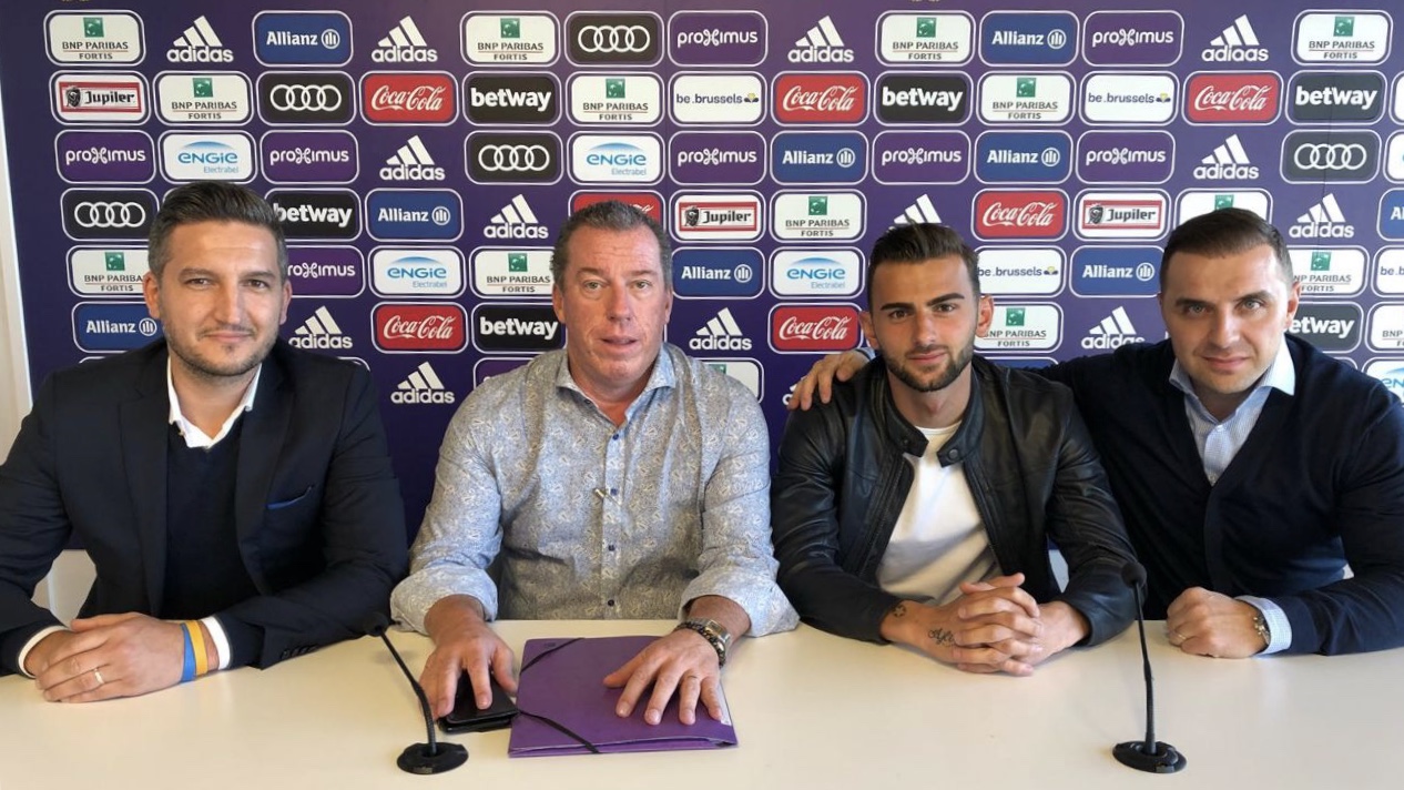 Ish-lojtari i kombëtares holandeze: Abazaj talent i madh? Unë dyshoj në zgjedhjen e Anderleht Ish-lojtari i kombëtares holandeze: Abazaj talent i madh? Unë dyshoj në zgjedhjen e Anderleht