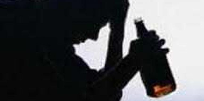 Ishte e lumtur se kishte gjetur miq të vërtetë, u përdhunua në grup nga “miqtë e saj” (Foto) Ishte e lumtur se kishte gjetur miq të vërtetë, u përdhunua në grup nga “miqtë e saj” (Foto)