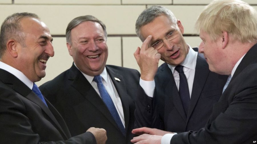 Rusia dhe NATO, Mike Pompeo në Bruksel për takimin e ministrave të Jashtëm Rusia dhe NATO, Mike Pompeo në Bruksel për takimin e ministrave të Jashtëm