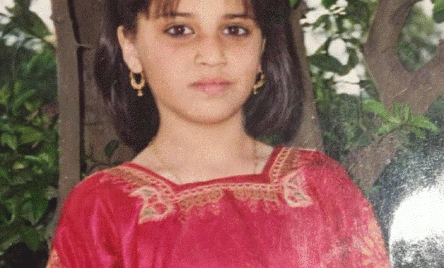 “Më fejuan 8 vjeç, më martuan 15 dhe më pas u përdhunova…” Rëfimi tronditës i 28-vjeçares “Më fejuan 8 vjeç, më martuan 15 dhe më pas u përdhunova…” Rëfimi tronditës i 28-vjeçares