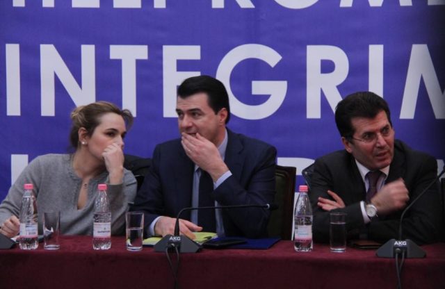 “Rruga e Kombit” për Bashën kalon nga Kremlini “Rruga e Kombit” për Bashën kalon nga Kremlini