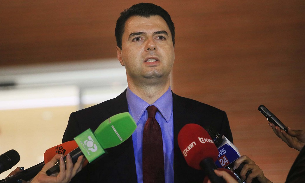 Basha dhe Monika vendosin për mosbindje civile kundër taksës që vendosën vetë Basha dhe Monika vendosin për mosbindje civile kundër taksës që vendosën vetë