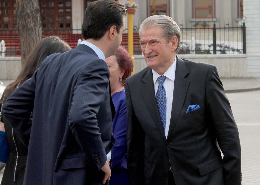 Dokumenti/ PD-LSI në 2011-ën kërkuan të vendosej tarifa 9 euro për Rrugën e Kombit Dokumenti/ PD-LSI në 2011-ën kërkuan të vendosej tarifa 9 euro për Rrugën e Kombit