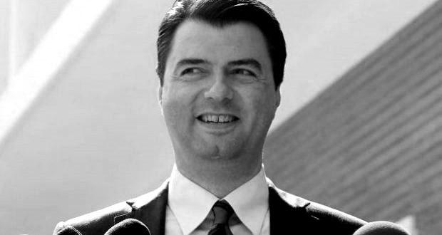 Basha inkurajon grabitjet dhe dhunën si në kohën e qoftëlargut: Kukësi ndali të keqen! Basha inkurajon grabitjet dhe dhunën si në kohën e qoftëlargut: Kukësi ndali të keqen!