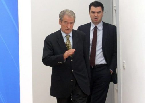 Erjon Braçe replikon me Top Channel: Pse nuk e përmendni Berishën dhe Bashën? Erjon Braçe replikon me Top Channel: Pse nuk e përmendni Berishën dhe Bashën?