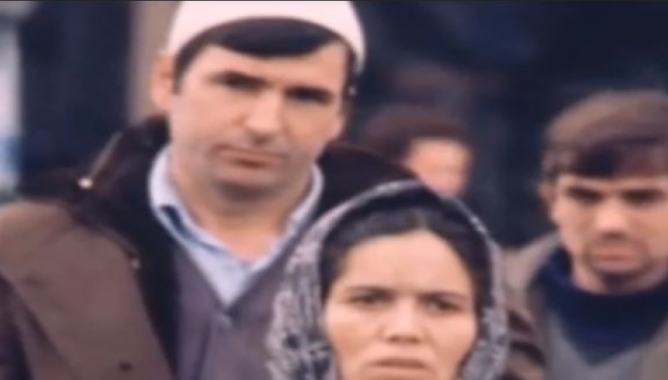 VIDEO/ Shokon burri shqiptar, 50 vite të martuar dhe ende nuk i di emrin gruas VIDEO/ Shokon burri shqiptar, 50 vite të martuar dhe ende nuk i di emrin gruas