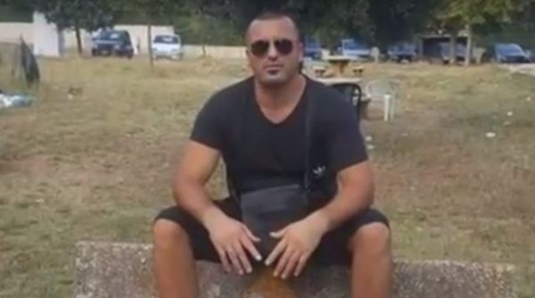 Autorin e vrasjes e “tradhtojnë” mesazhet në celular, faktohet ekzekutimi i biznesmenit Autorin e vrasjes e “tradhtojnë” mesazhet në celular, faktohet ekzekutimi i biznesmenit