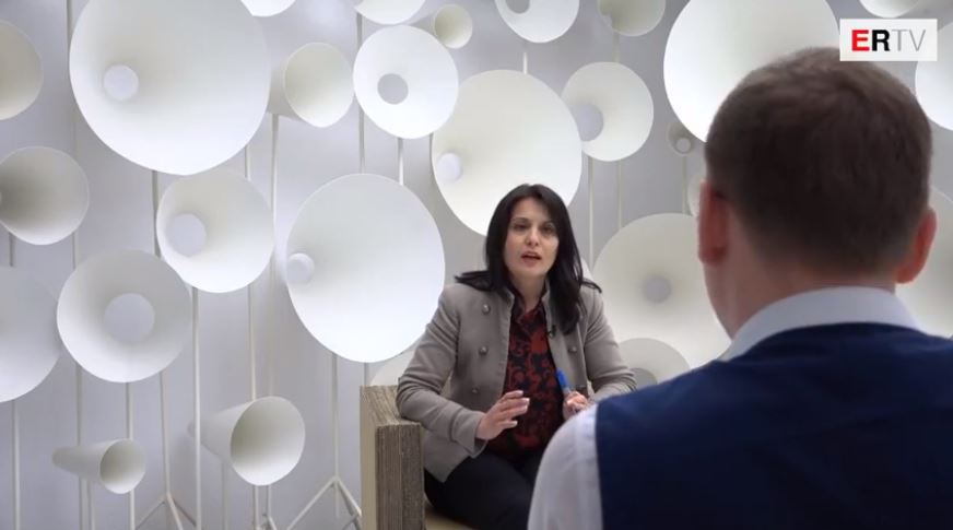 Video/ Skema e re e TVSH-së, drejtoresha nxjerr blof Mimën: Ja pse konsumatori nuk do të paguajë më shtrenjt mallrat Video/ Skema e re e TVSH-së, drejtoresha nxjerr blof Mimën: Ja pse konsumatori nuk do të paguajë më shtrenjt mallrat