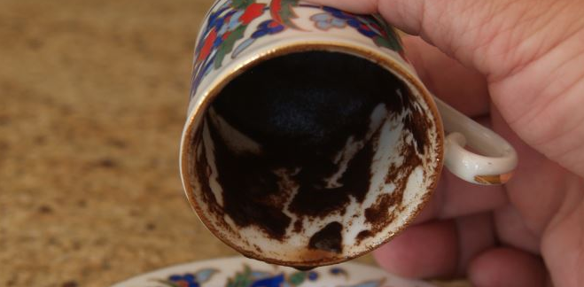 Zbulohet më në fund MISTERI! Ja pse dalin parashikimet e fallxhoreve Zbulohet më në fund MISTERI! Ja pse dalin parashikimet e fallxhoreve