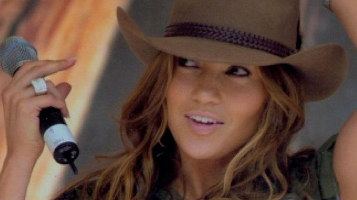 Jennifer Lopez: “Kurrë nuk kam lejuar që dikush të më fusë…” (Video)