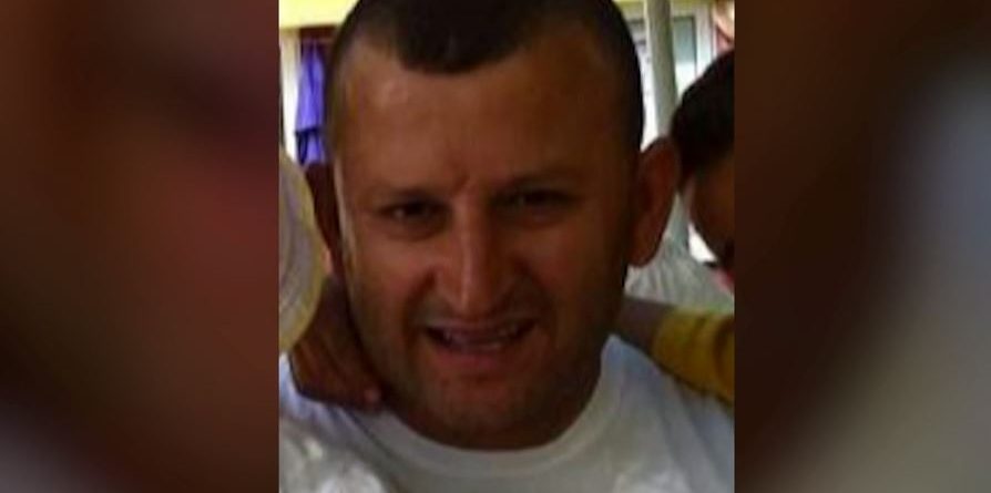 Policia jep detaje për arrestimin e vrasësit të Majollarit, autori u ndalua duke kaluar malin për Kosovë Policia jep detaje për arrestimin e vrasësit të Majollarit, autori u ndalua duke kaluar malin për Kosovë