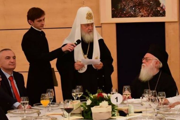 Patriarku i Rusisë, mesazhi i parë në Shqipëri pa politikë brenda: tregohet “qengj i Perëndisë” Patriarku i Rusisë, mesazhi i parë në Shqipëri pa politikë brenda: tregohet “qengj i Perëndisë”