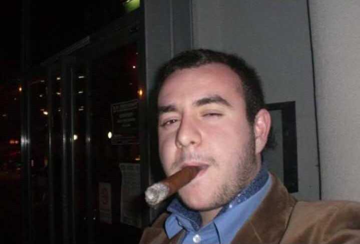 Zbulohet deputeti “pabuks” i PD: I ati i bën ligjin Bashës, i biri është i varfër Zbulohet deputeti “pabuks” i PD: I ati i bën ligjin Bashës, i biri është i varfër