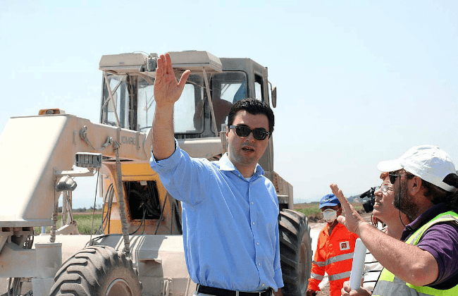 Iu shmang hetimit për 230 milionë eurot e “Rrugës së Kombit” me raporte mjekësore, sot Bashës i ‘bie temperatura’: Le të më arrestojnë mua të parin! Iu shmang hetimit për 230 milionë eurot e “Rrugës së Kombit” me raporte mjekësore, sot Bashës i ‘bie temperatura’: Le të më arrestojnë mua të parin!