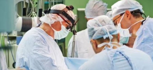 Pas 14 orësh operacion burri bëhet me penis të ri, një risi në kirurgjinë botërore Pas 14 orësh operacion burri bëhet me penis të ri, një risi në kirurgjinë botërore