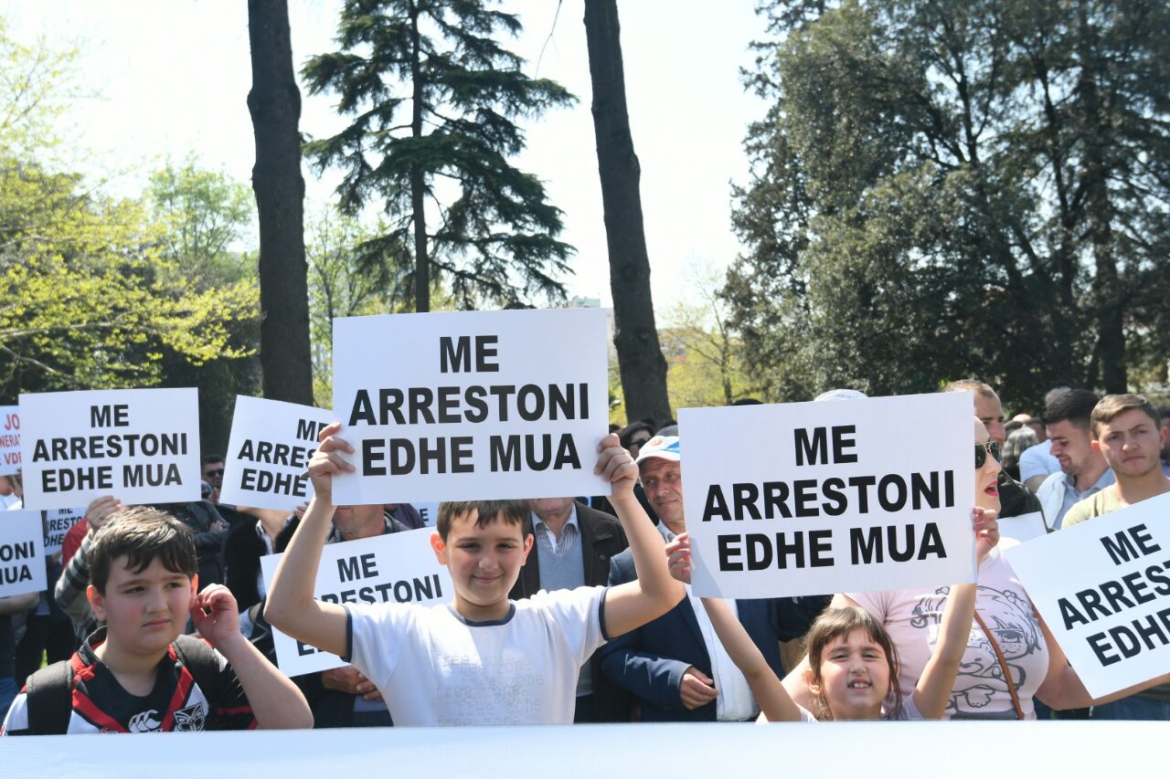 Grigja: Shoqëria civile i ka vjedhur kauzat opozitës, ndaj nuk mbështetet nga populli Grigja: Shoqëria civile i ka vjedhur kauzat opozitës, ndaj nuk mbështetet nga populli