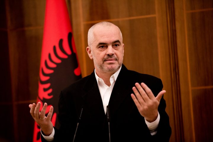 “Një opozitë që shkon në Kuvend si në një tapet mundje, është një hata e madhe”