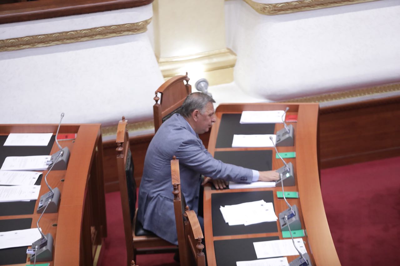 Nis rrënimi i LSI/ Deputeti i Fierit jep zyrtarisht dorëheqjen Nis rrënimi i LSI/ Deputeti i Fierit jep zyrtarisht dorëheqjen