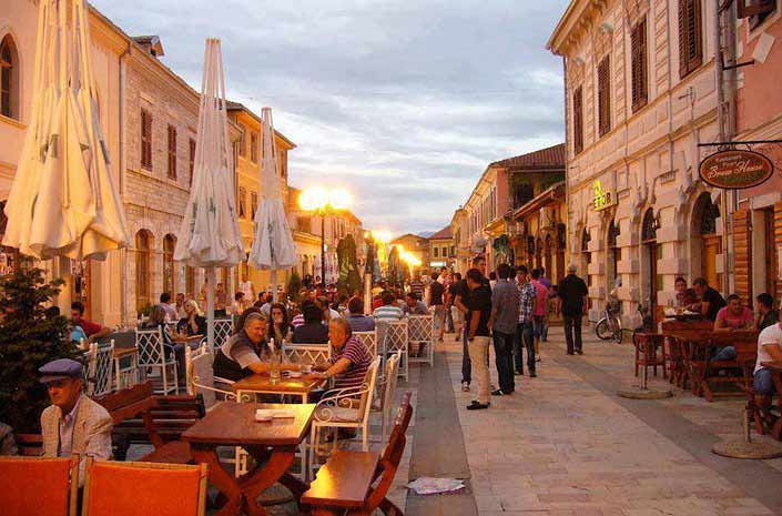 E ka namin për kulturën, por i del nami se në këtë qytet shqiptar femrat “vdesin” për…